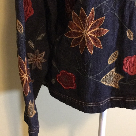 Chico’s jacket denim embroidered - Picture 3 of 6